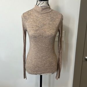 TOPSHOP light turtleneck